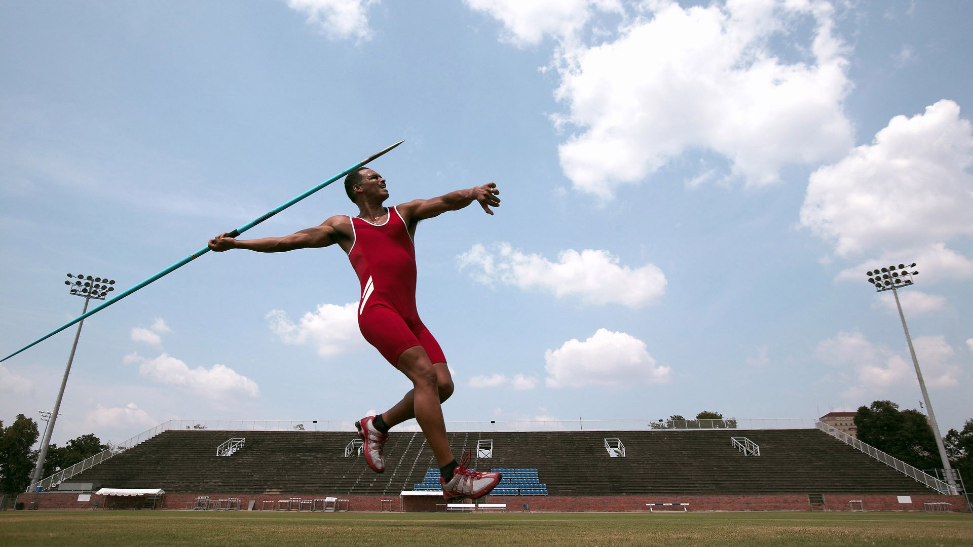 霍勒迪的封神之夜，热火如何用钢铁意志粉碎雷霆，铸就关键先生传奇